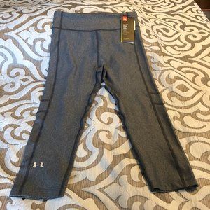 NWT Under Armour Gray Capri Leggings Size Small